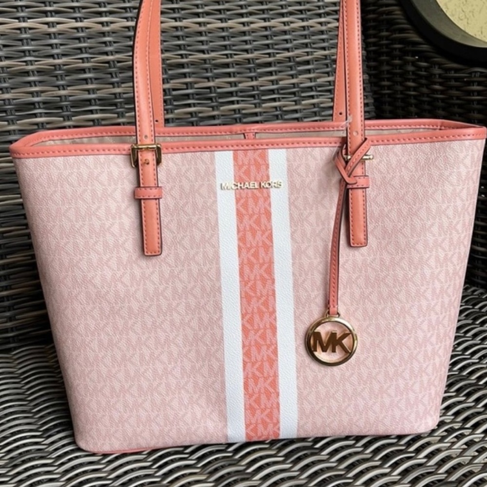 Micheal kors purse